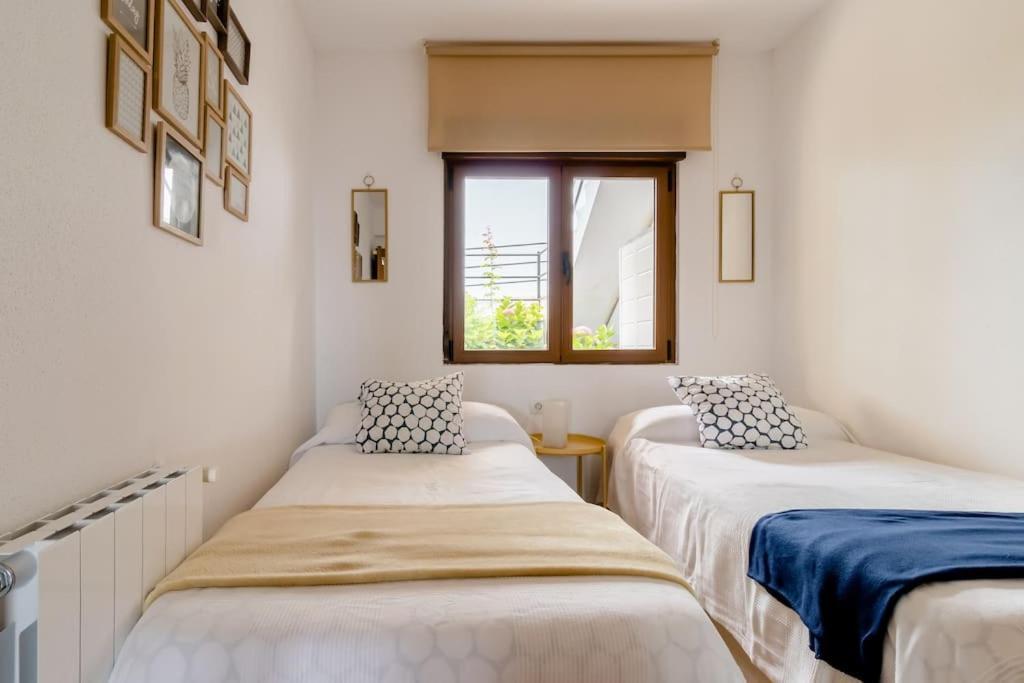 Casa de Las Flores - Apartamento con jardín privado frente a la Playa de Comillas Exterior foto