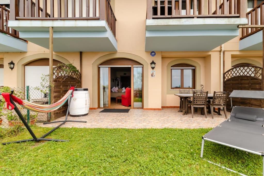Casa de Las Flores - Apartamento con jardín privado frente a la Playa de Comillas Exterior foto