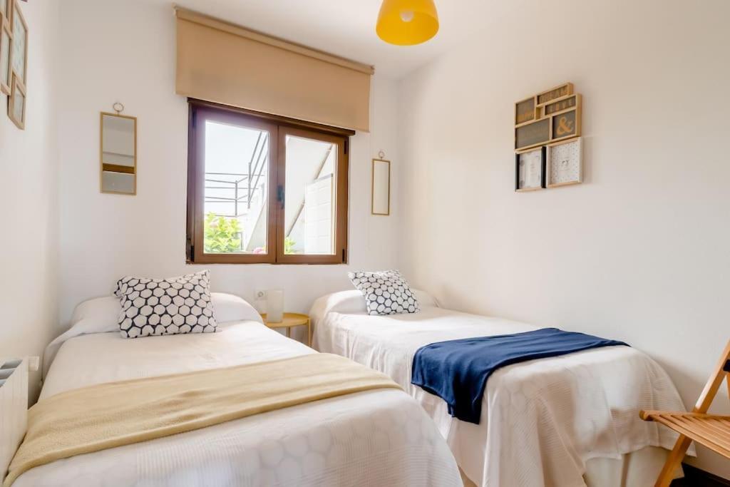 Casa de Las Flores - Apartamento con jardín privado frente a la Playa de Comillas Exterior foto