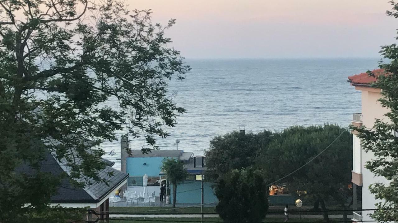 Casa de Las Flores - Apartamento con jardín privado frente a la Playa de Comillas Exterior foto