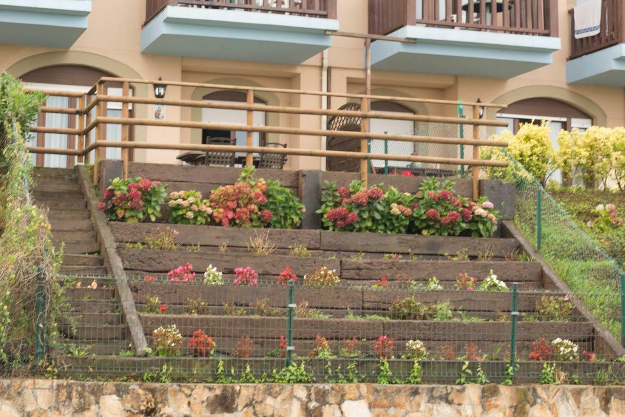 Casa de Las Flores - Apartamento con jardín privado frente a la Playa de Comillas Exterior foto