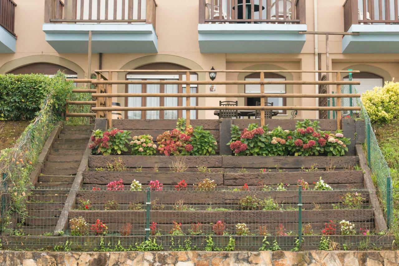 Casa de Las Flores - Apartamento con jardín privado frente a la Playa de Comillas Exterior foto